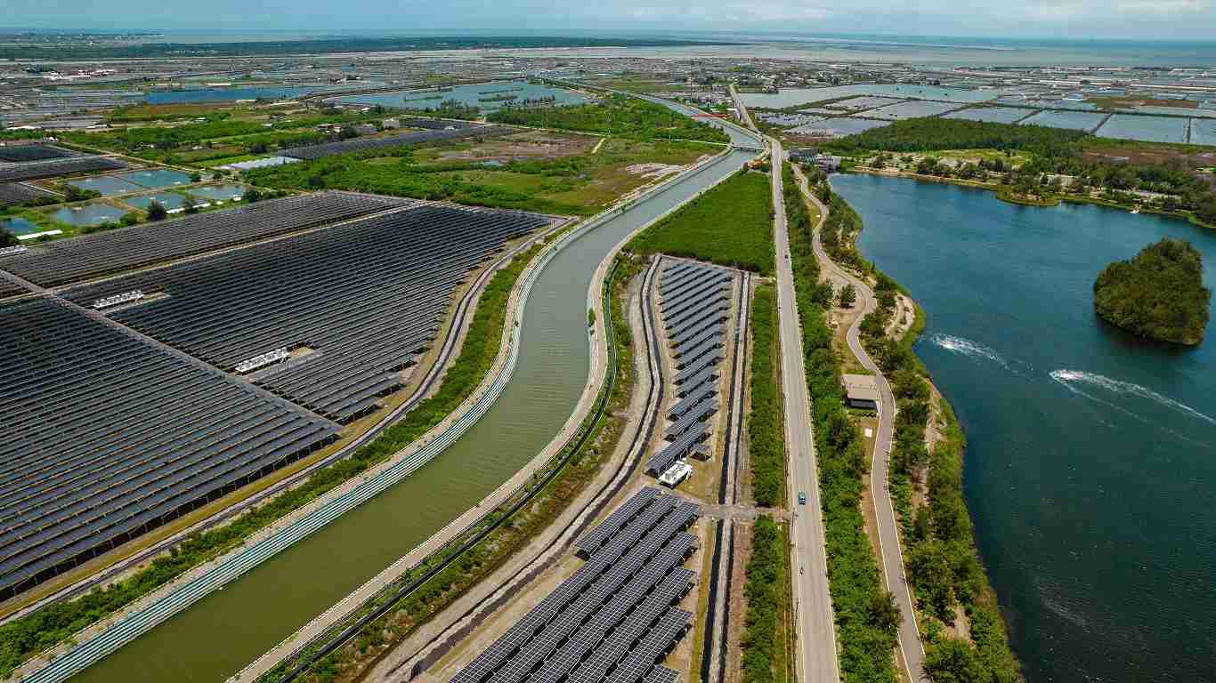 人生就是博能源事业提供智慧能源管理、、太阳能监控管理、、、、全方位电厂建置及运维解决方案，，并拥有管理超过6000案场的经验