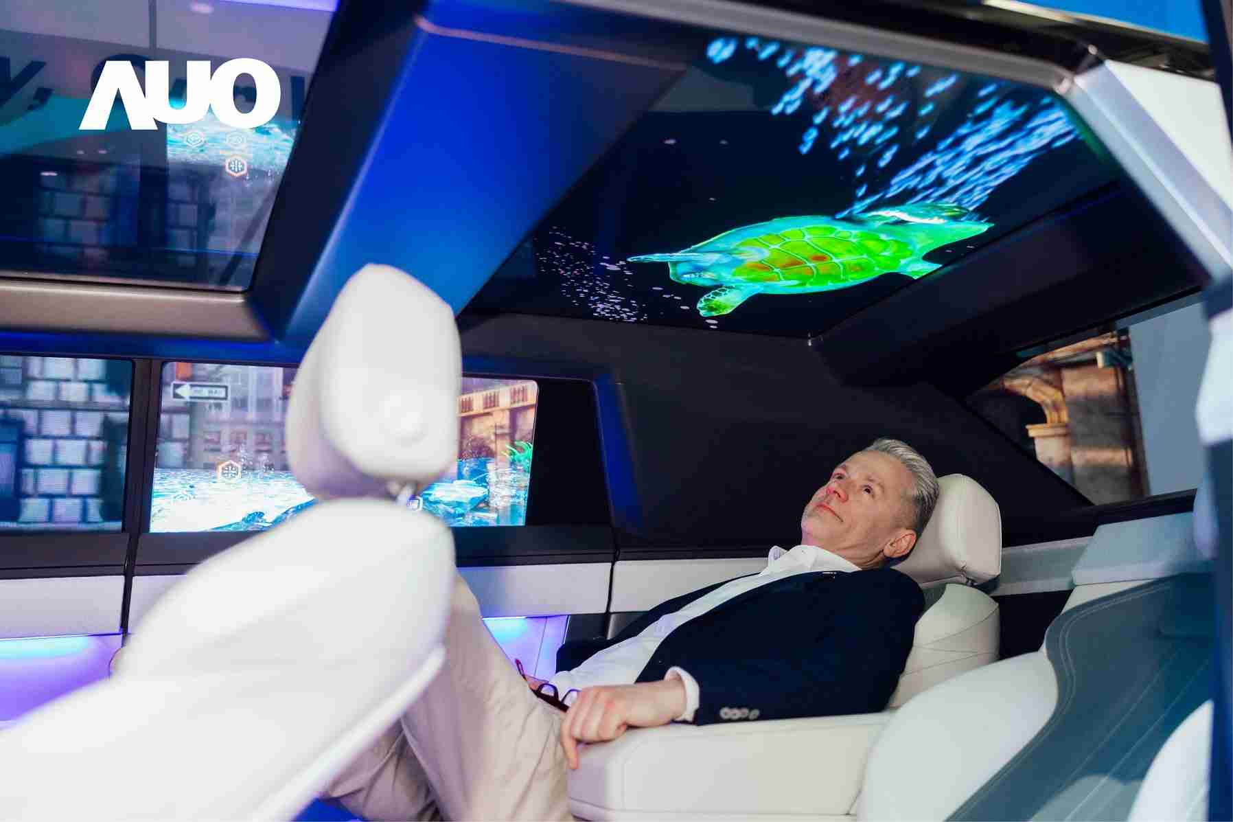 人生就是博Smart Cockpit 2025集Micro LED透明、、大型化、、可挠优势之大成，，，，携手BHTC打造未来视界的车用Display HMI解决方案